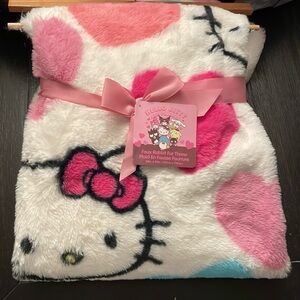 NWT Hello Kitty HUGE Hearts Valentine’s Day Faux Rabbit Fur Throw Blanket 50x70”